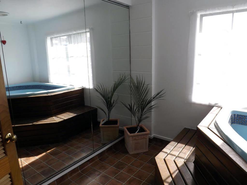 Karaka Tree Motel Taupo Luaran gambar